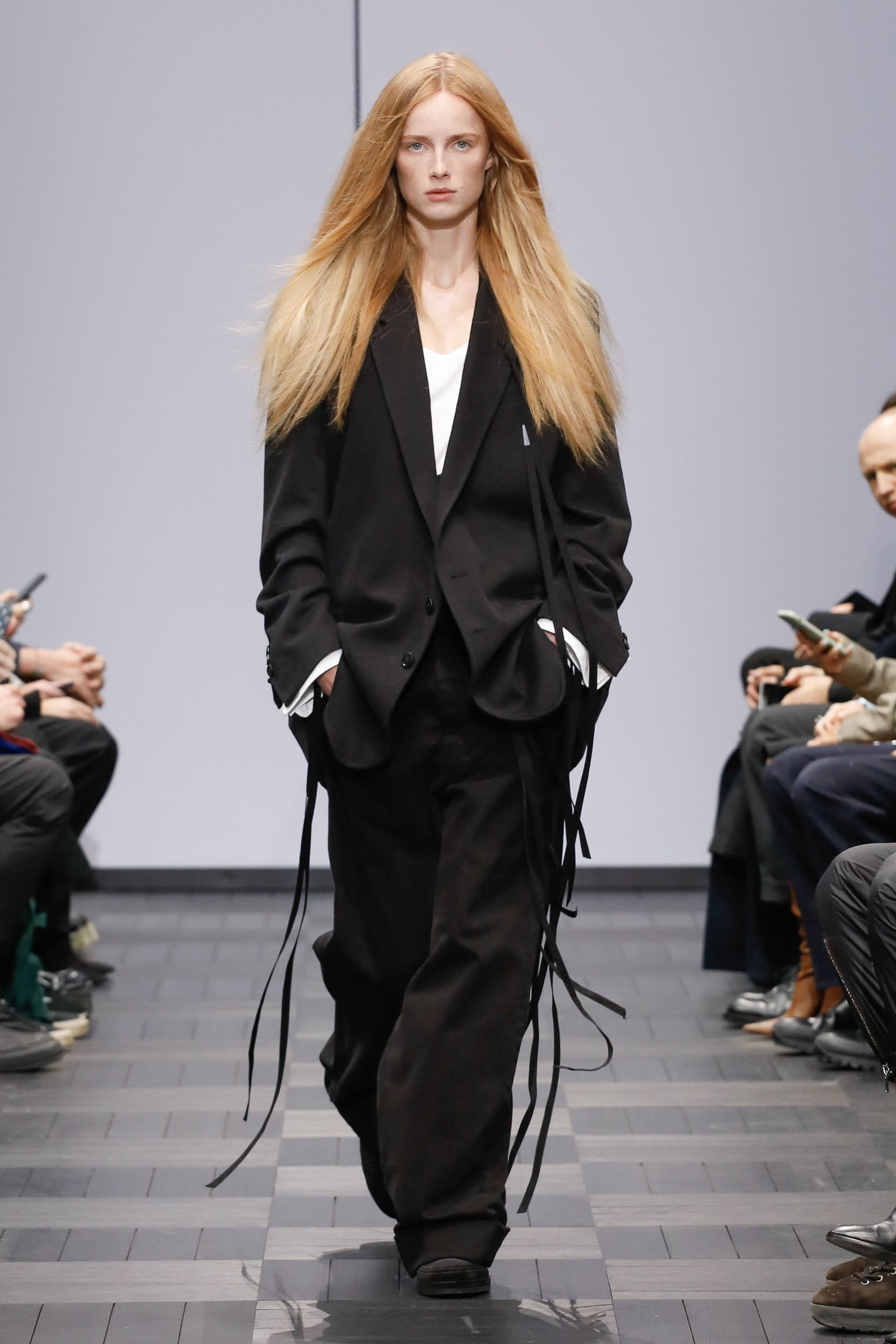  「ANN DEMEULEMEESTER」2022年春夏コレクション
