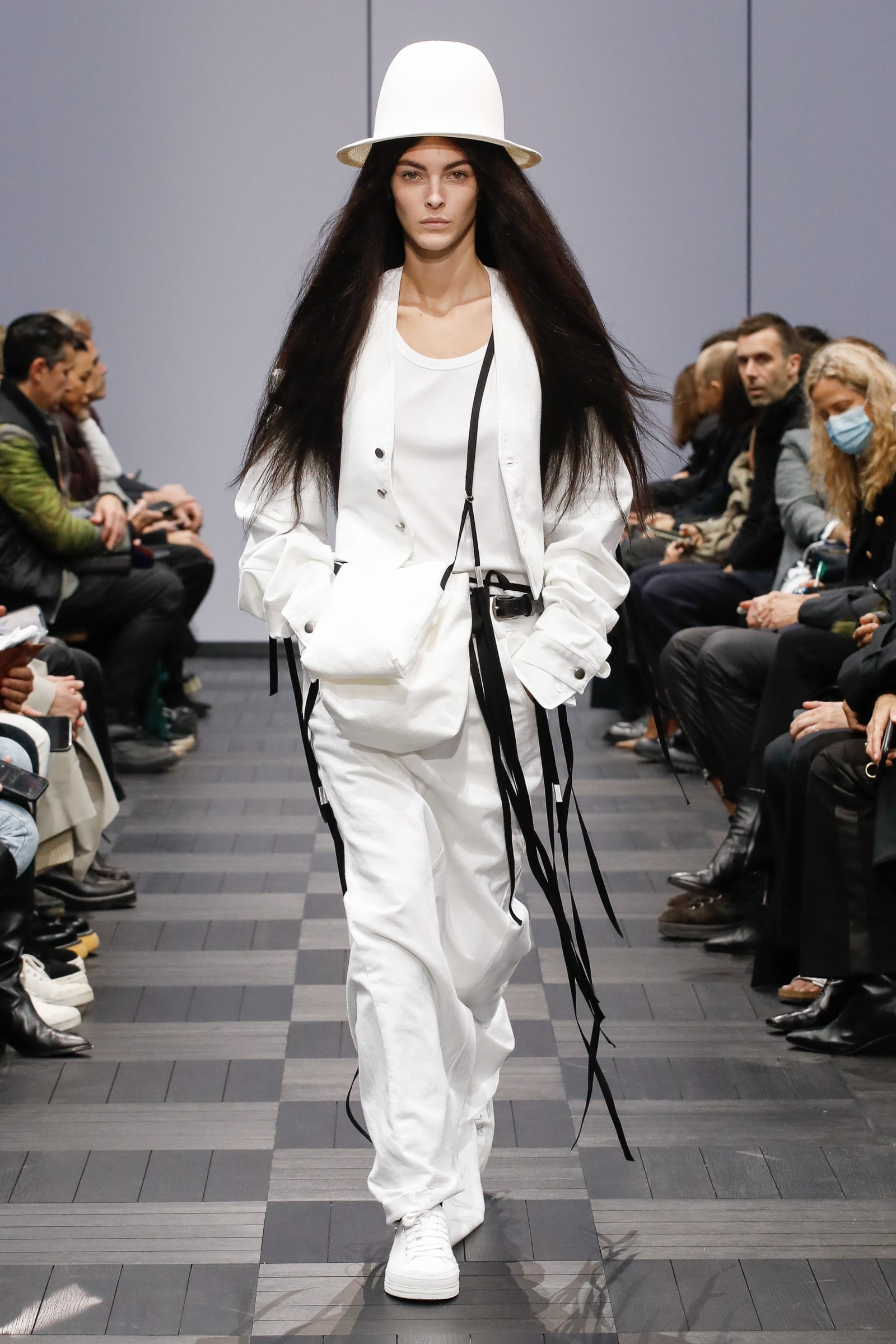  「ANN DEMEULEMEESTER」2022年春夏コレクション