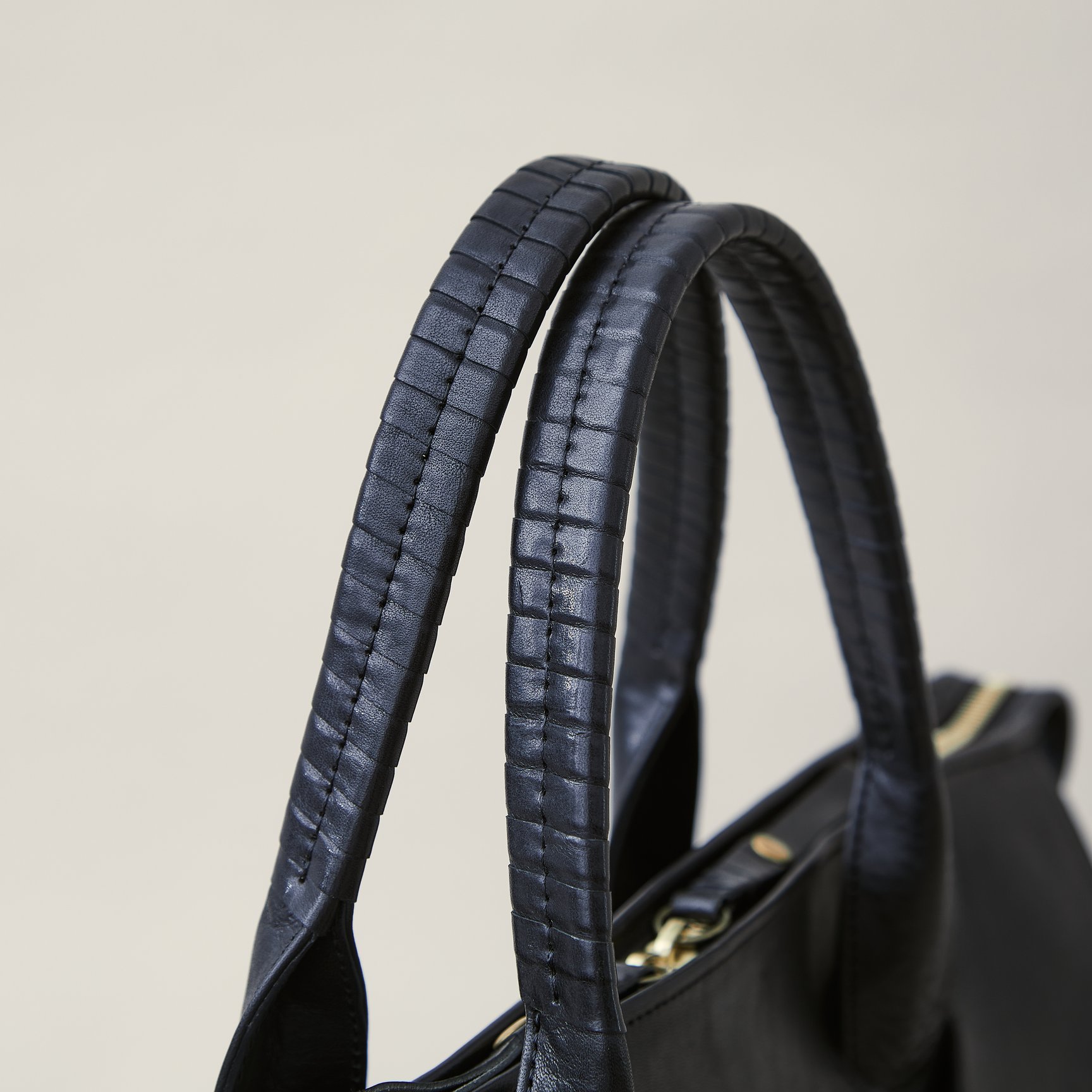 ボストンバッグ「key hole boston」