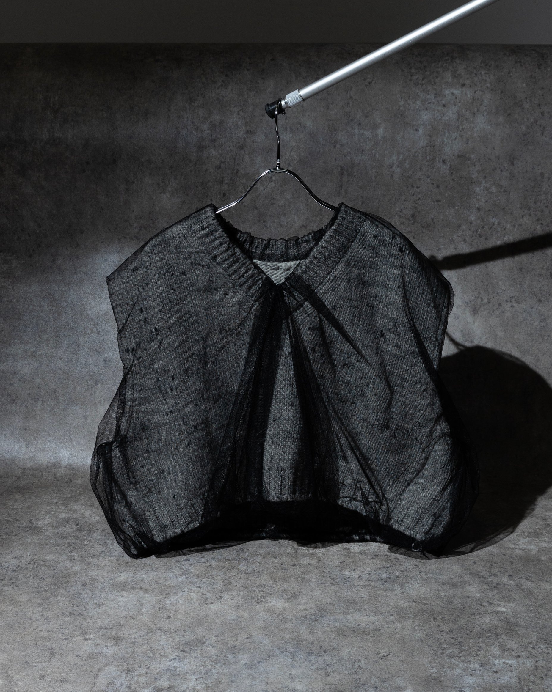 ジェーンスミスのチュール付きニットベスト