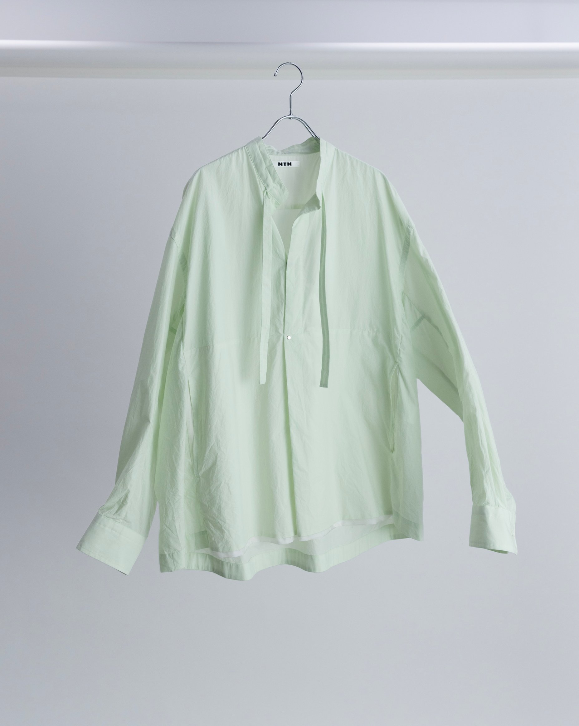 NTNのプルオーバーシャツ