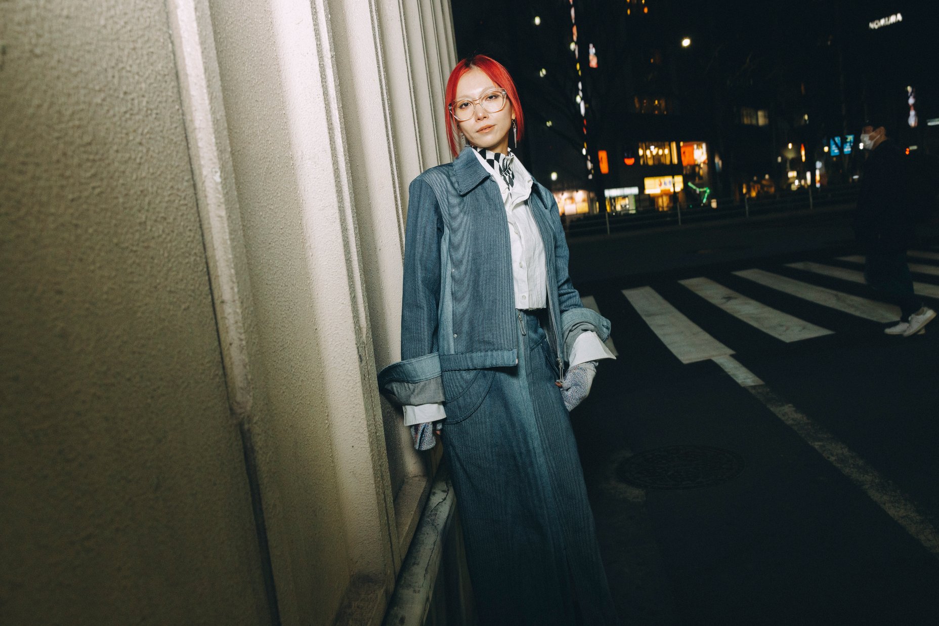 ハトラのセットアップを着たモデル