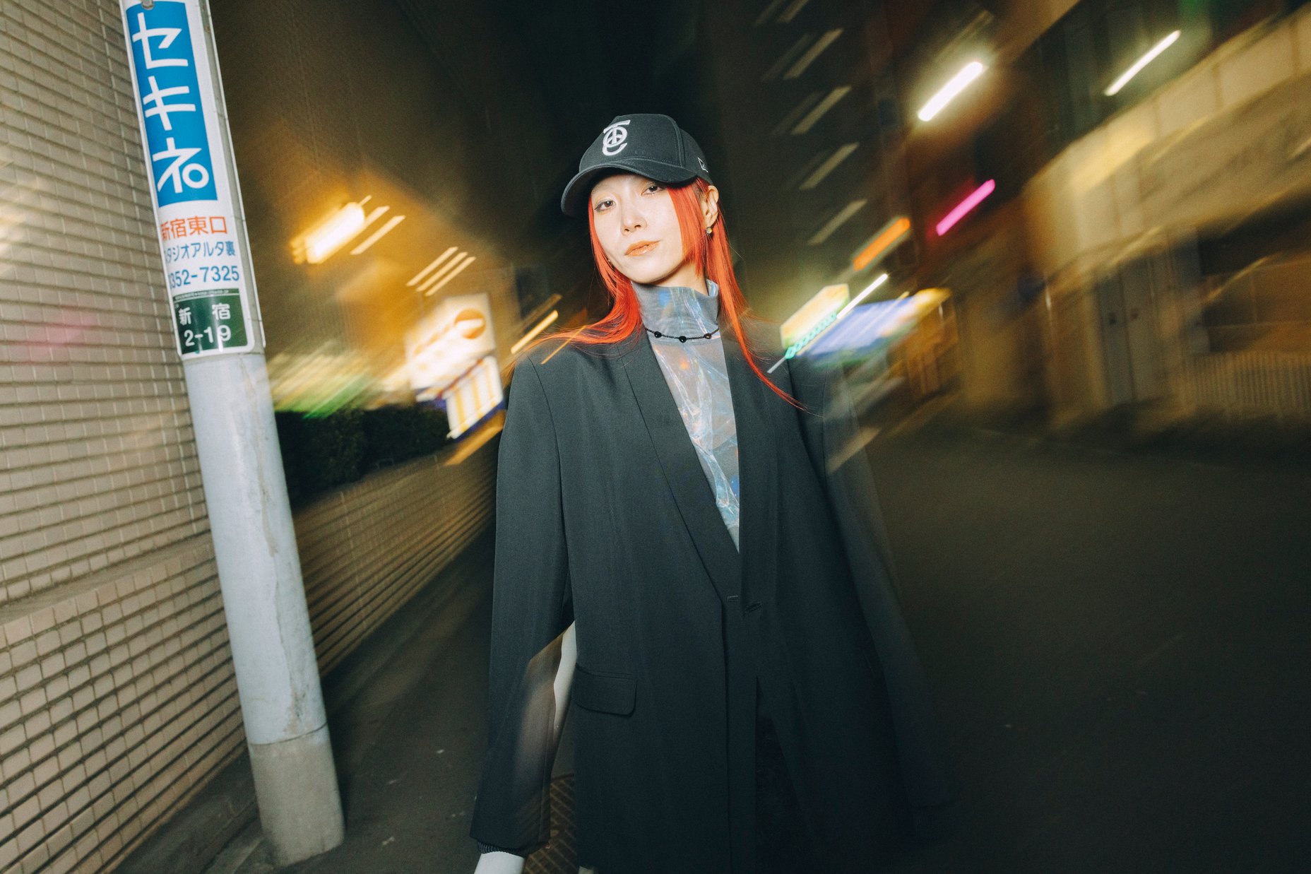 ハトラのジャケットを着たモデル