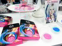 ザ ボディショップからヘアチョーク登場 ブルー ピンクの2色