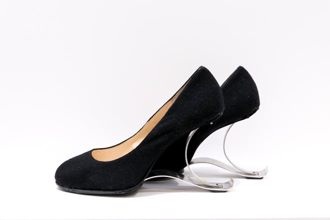 動画 中央大学研究者が開発 快適性と安全性を追求したハイヒールがダイソン アワード入賞