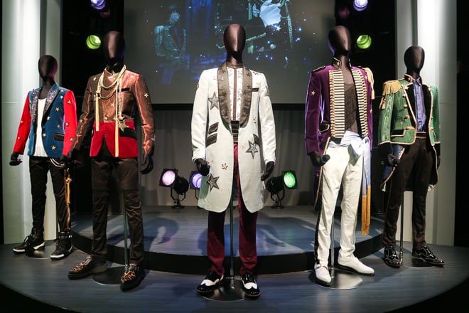 うた プリ の企画展がスタート 丸山敬太手掛ける衣装も展示