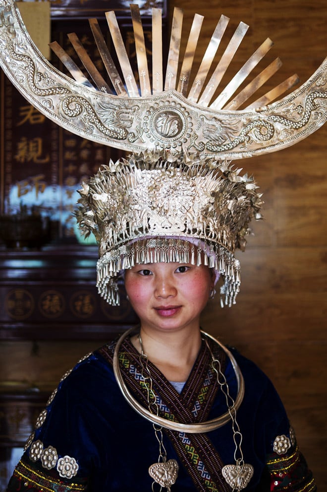 中国少数民族衣装 刺繍 古布 アンティーク - 美術品