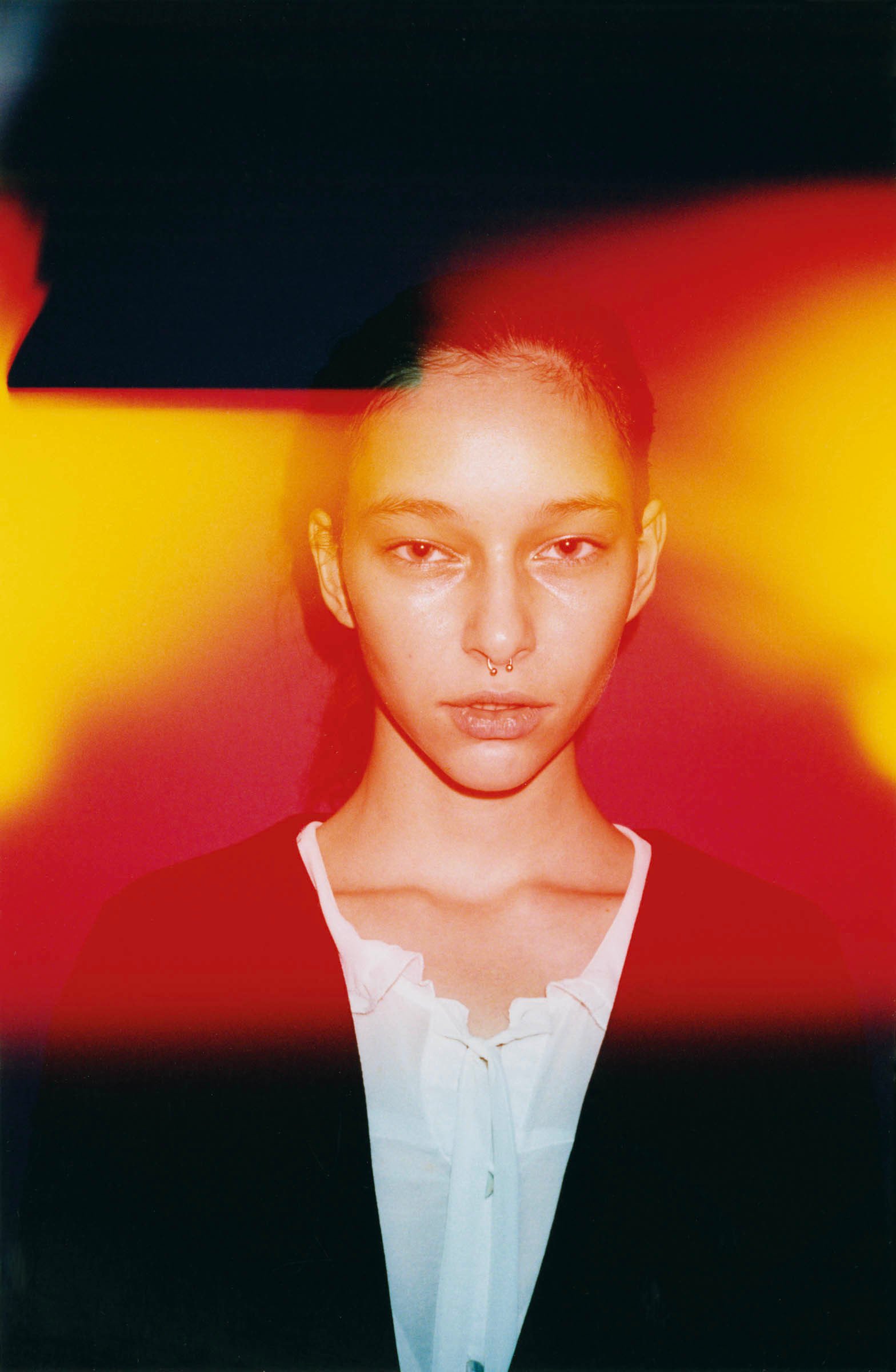 蓮井元彦が池ノ上で個展開催 新作写真集の販売も