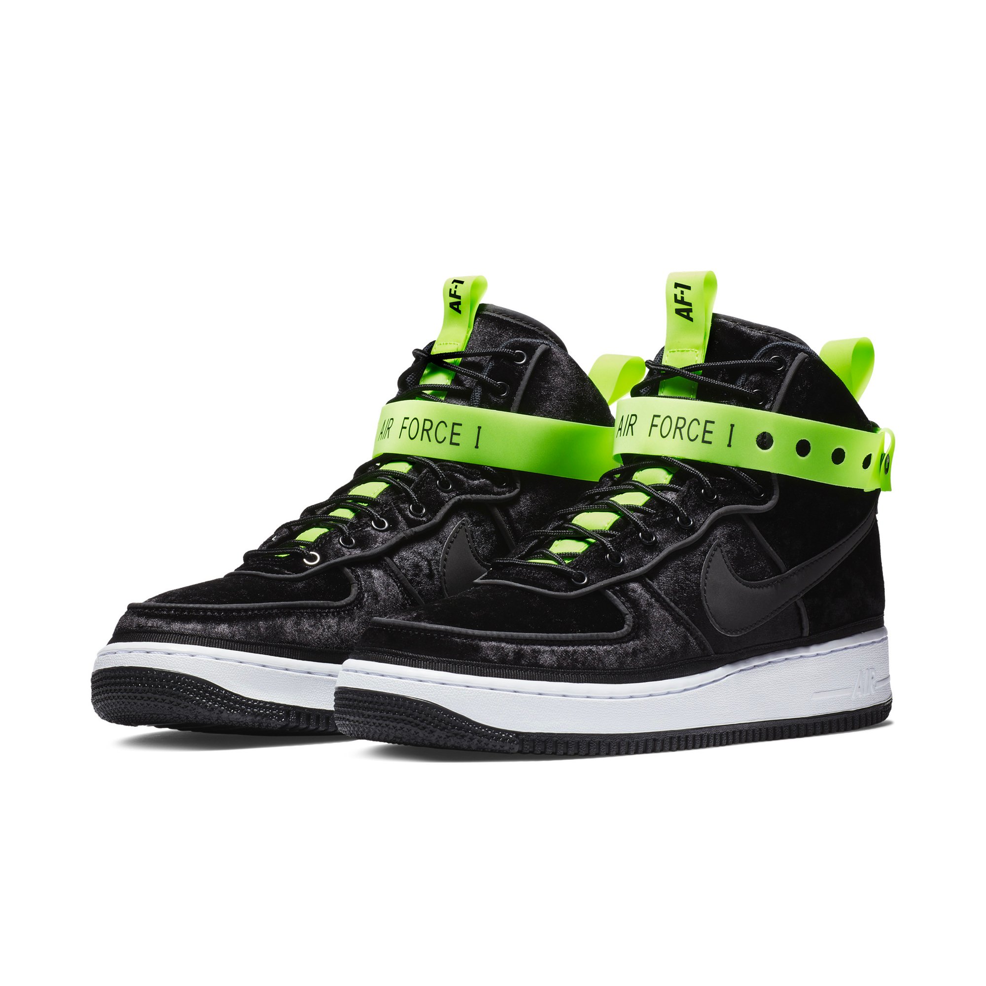 ナイキ日本限定モデル エア フォース1 Hi Vip から新色登場 ベロアのソファに着想
