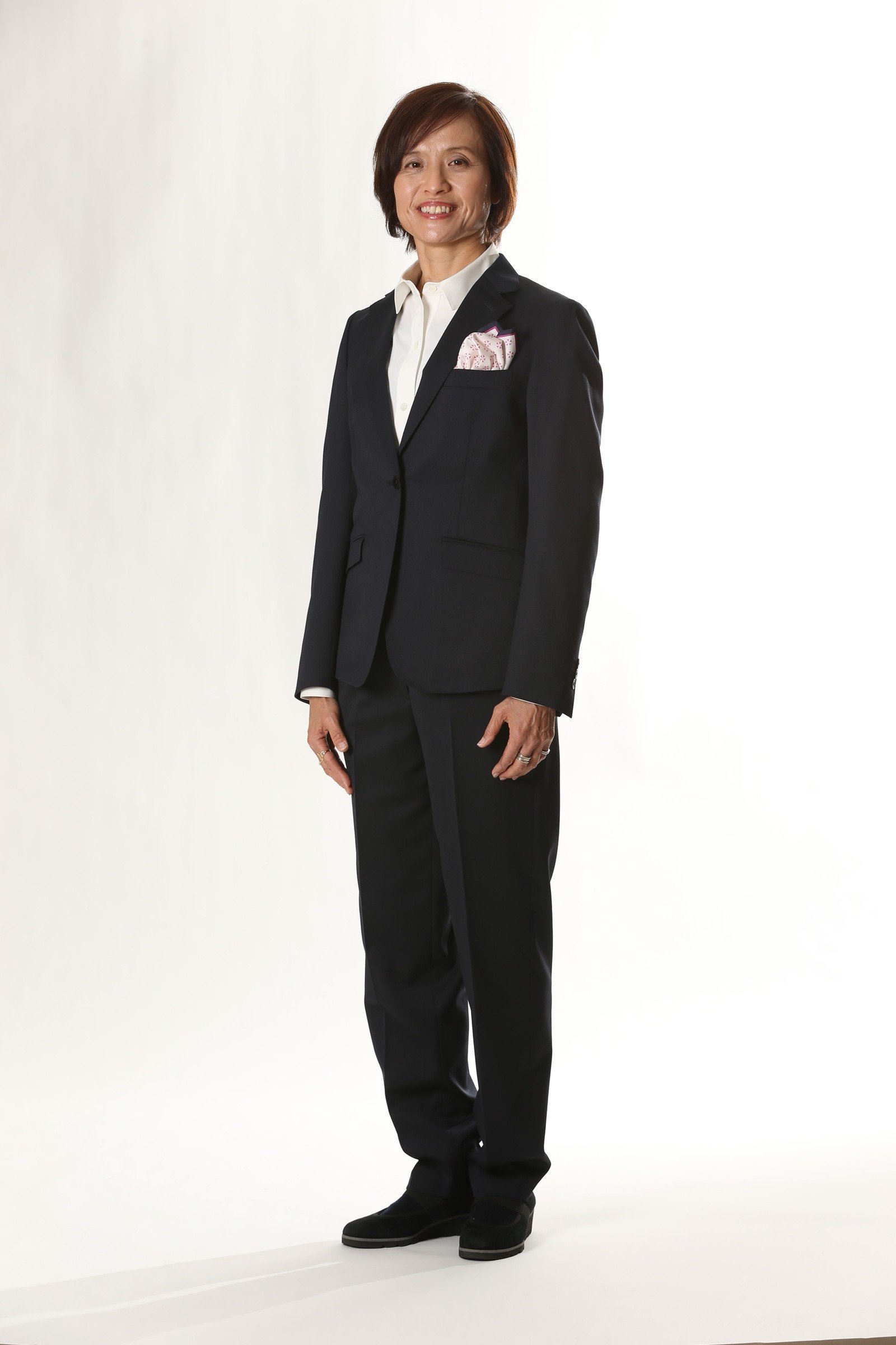 ビームスがサッカー日本女子代表 なでしこジャパン のオフィシャルスーツをリニューアル 4月から着用
