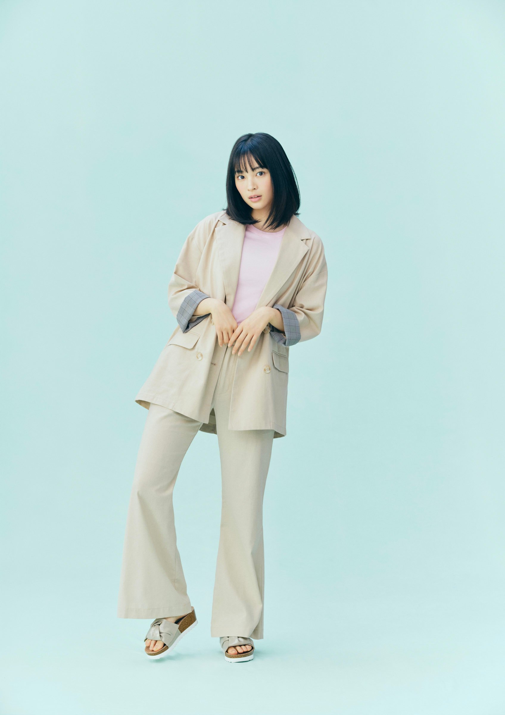 広瀬すず アース ミュージック エコロジー 春の新作でレースのワンピースやリネンのセットアップを販売 広瀬すず アース ミュージック エコロジー 春の新作でレースのワンピースやリネンのセットアップを販売