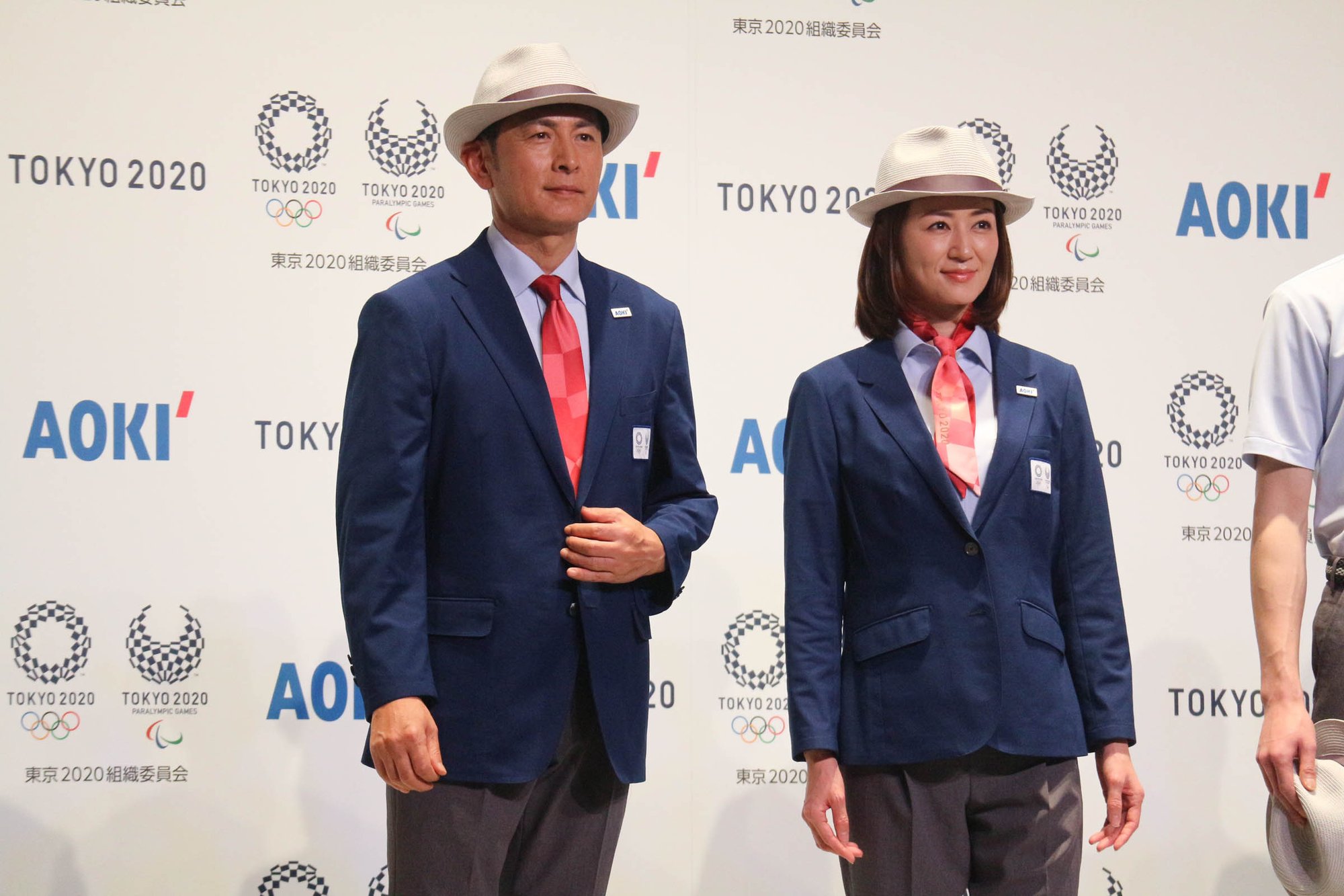東京五輪審判員のユニフォーム2種が披露、フォーマルウェアでは女性の 