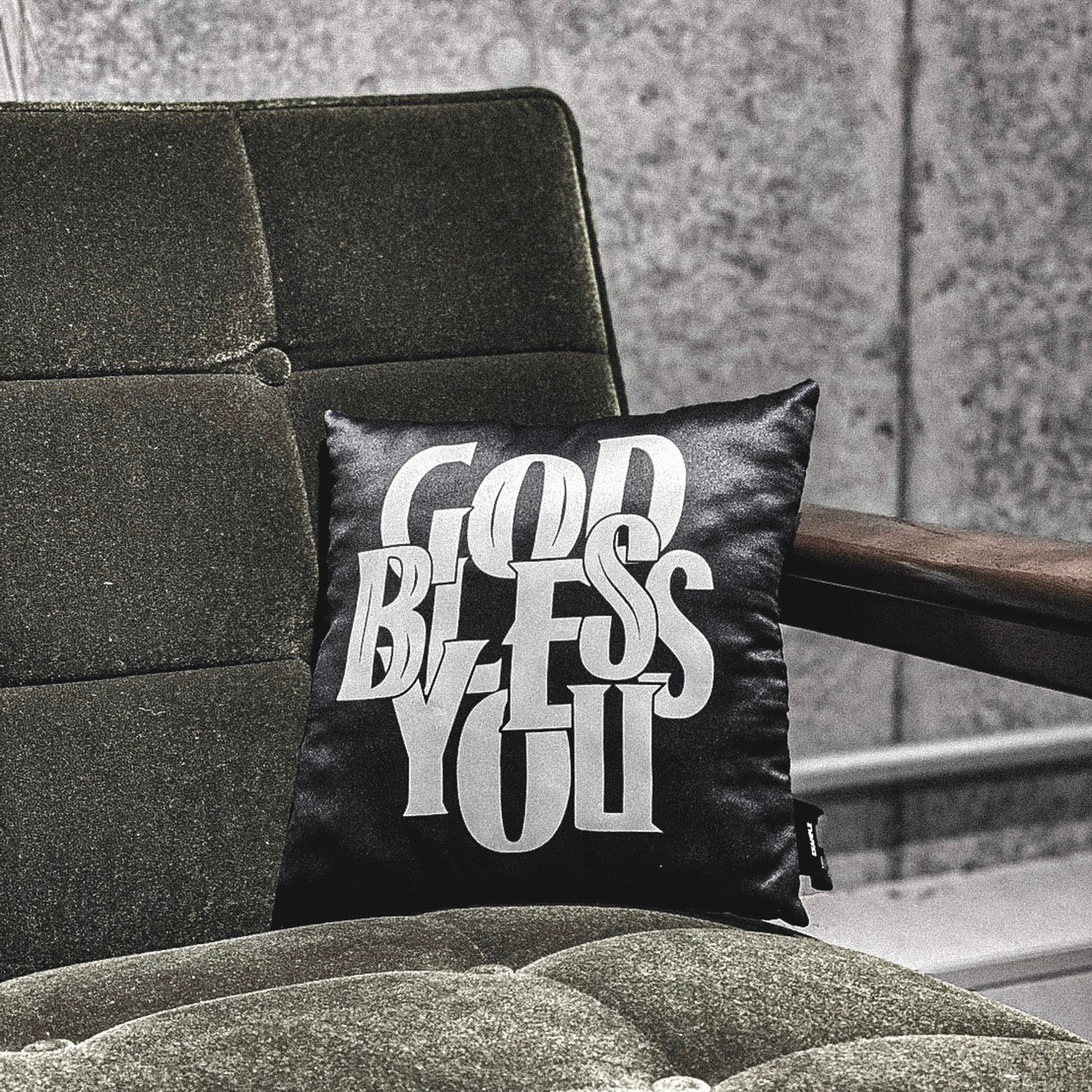 GODBLESSYOU バーニーズニューヨーク限定 XL-