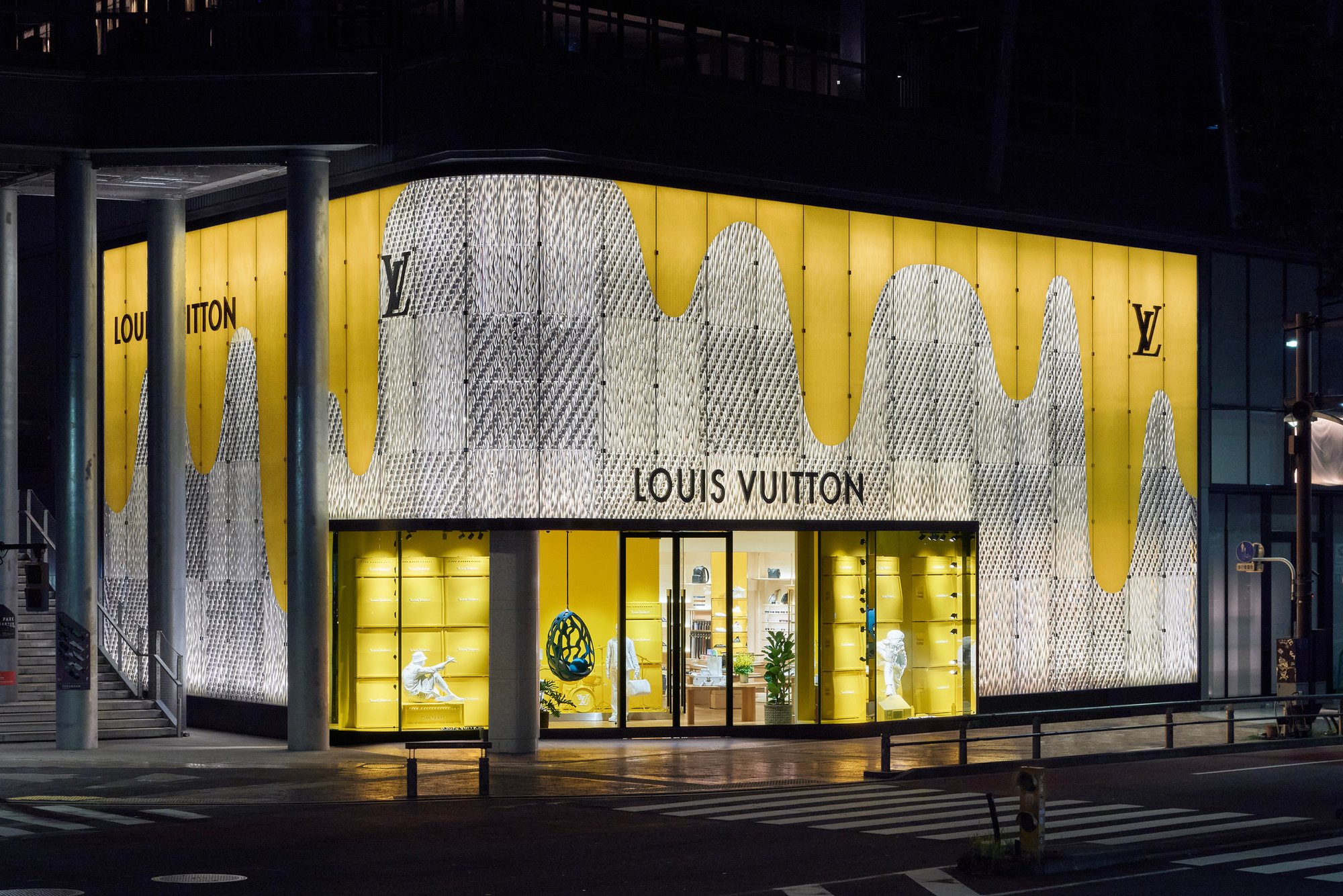 「ルイ・ヴィトン 渋谷メンズ店」NIGO®コラボや渋谷の要素を ...