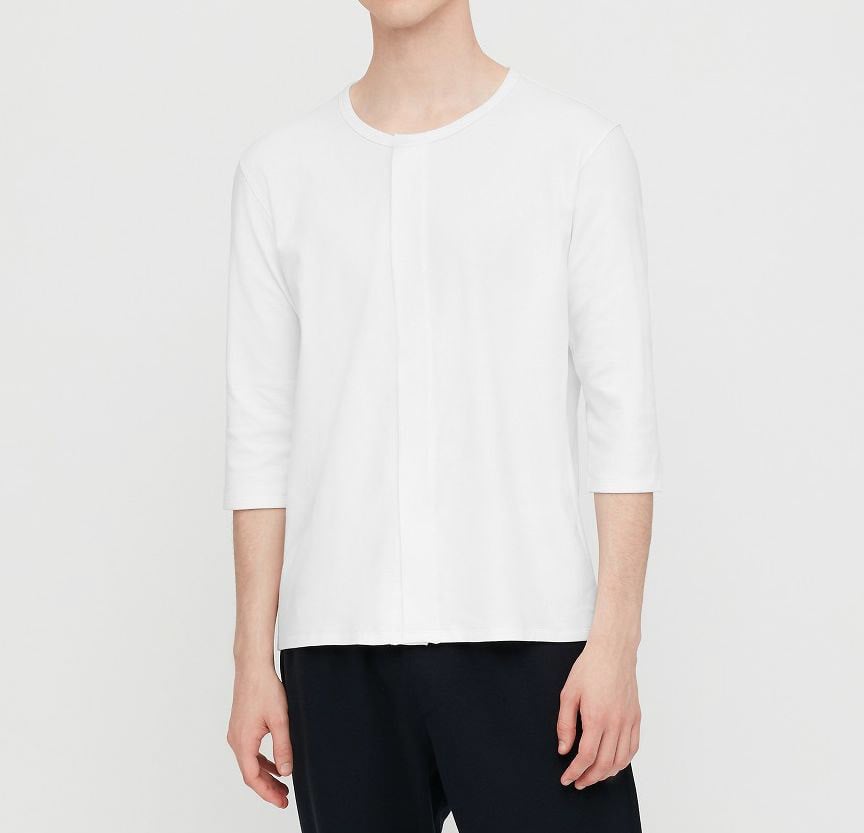 ユニクロ 初の前開きインナーをオンライン限定発売 高齢者や障がい者にも快適な設計に