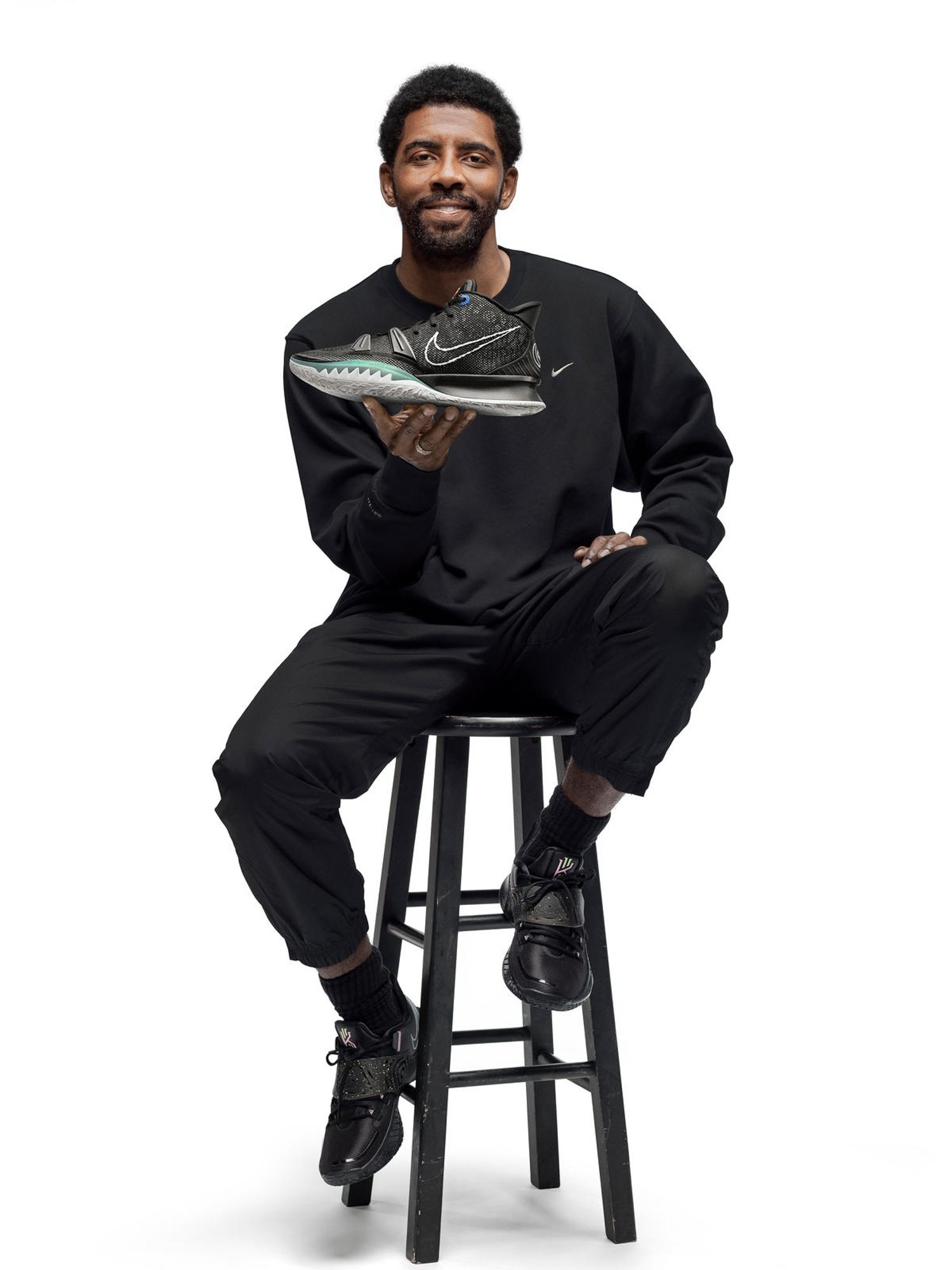 ナイキが カイリー 7 を発表 ネッツのチームカラーモデルも発売