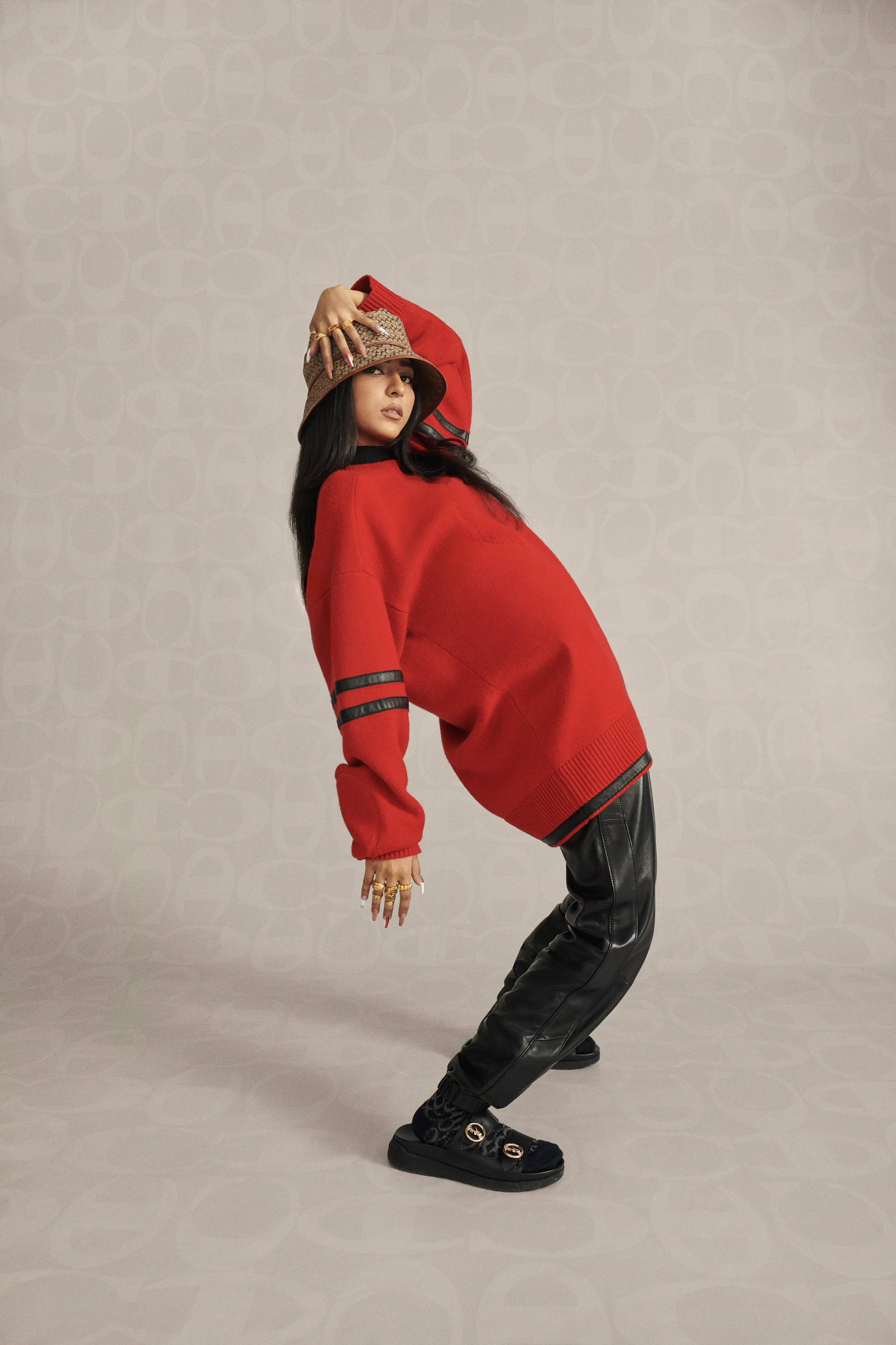 コーチ×チャンピオン発売、ストーリーパッチとCロゴが一体化したデザインに