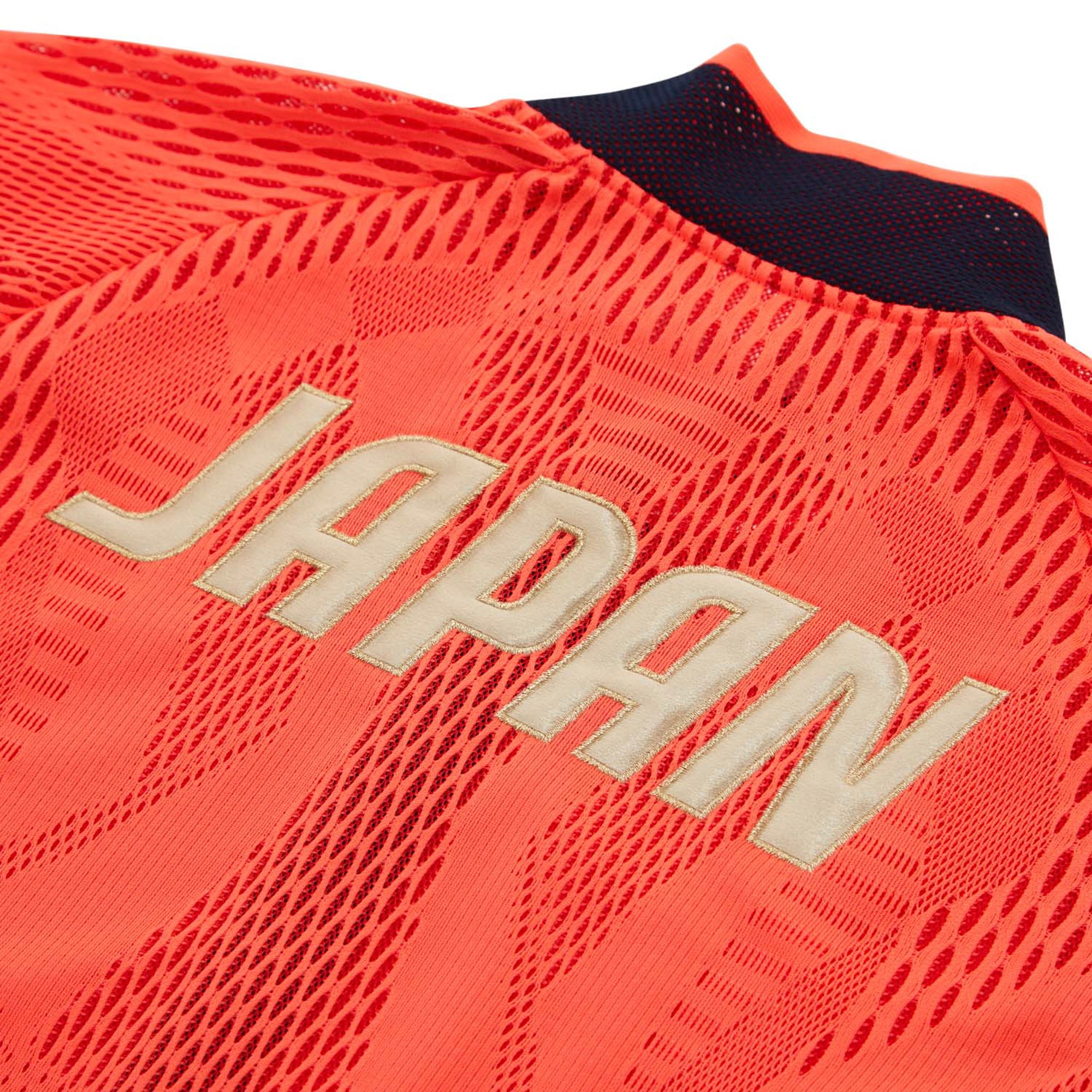 アシックス、日本選手団が着用している「ポディウムジャケット」の 