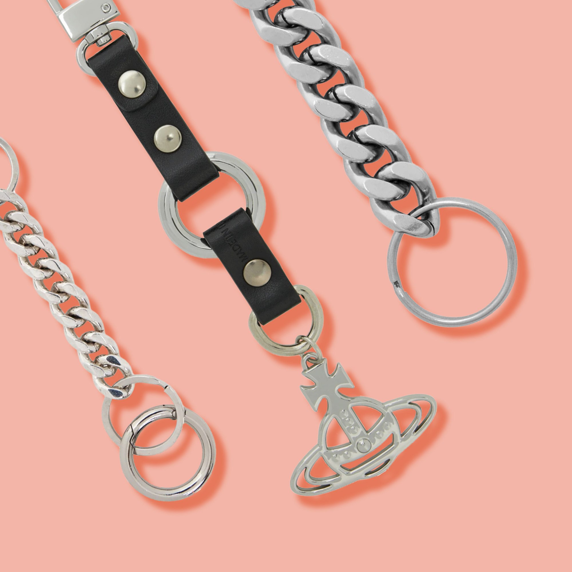 メンズコーデにおすすめ キーチェーンでウエストにさりげないワンポイントを