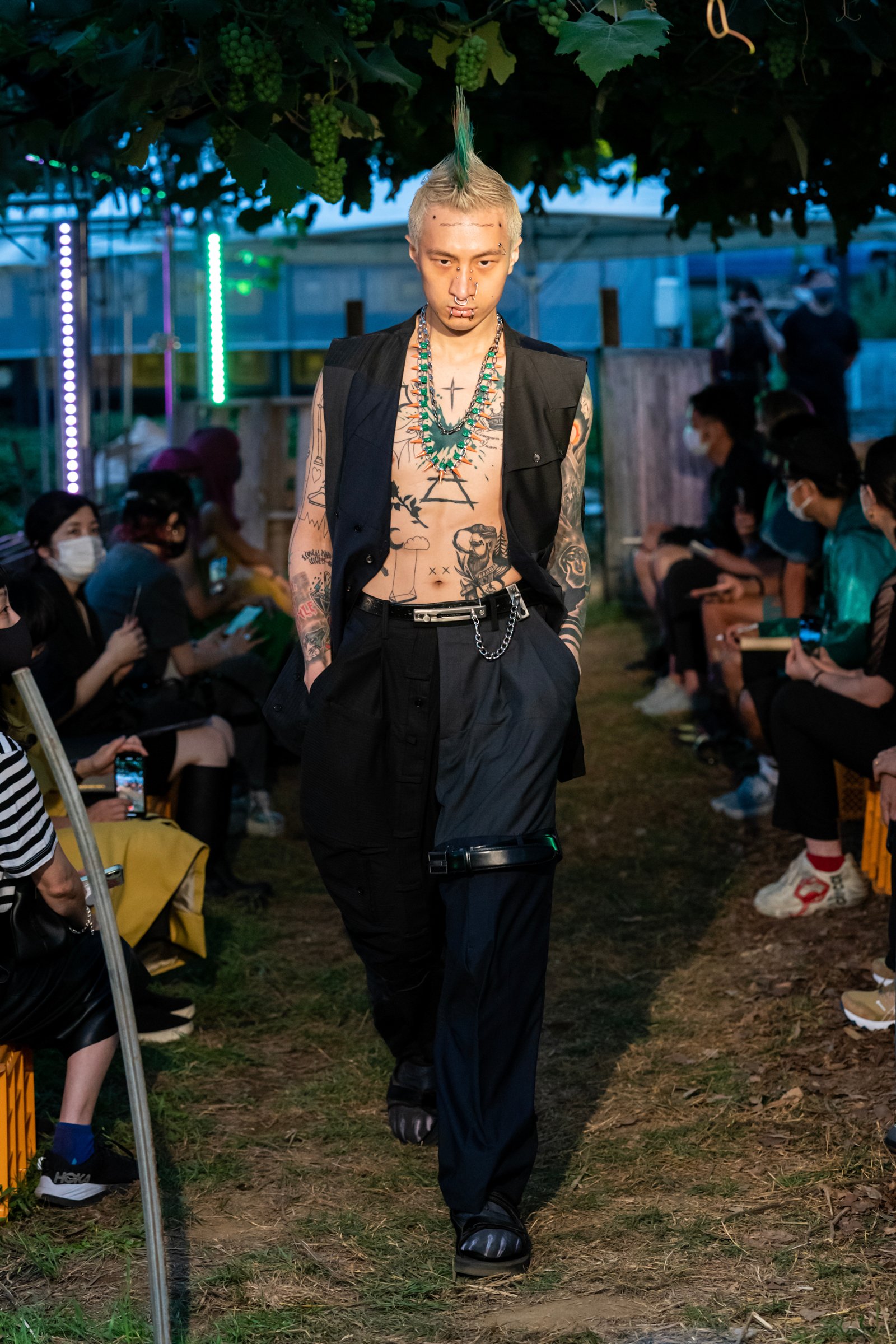 doublet ダブレット 洋服の青山 タンクトップ　ノースリーブ doublet ダブレット洋服の青山タンクトップノースリーブtシャツ