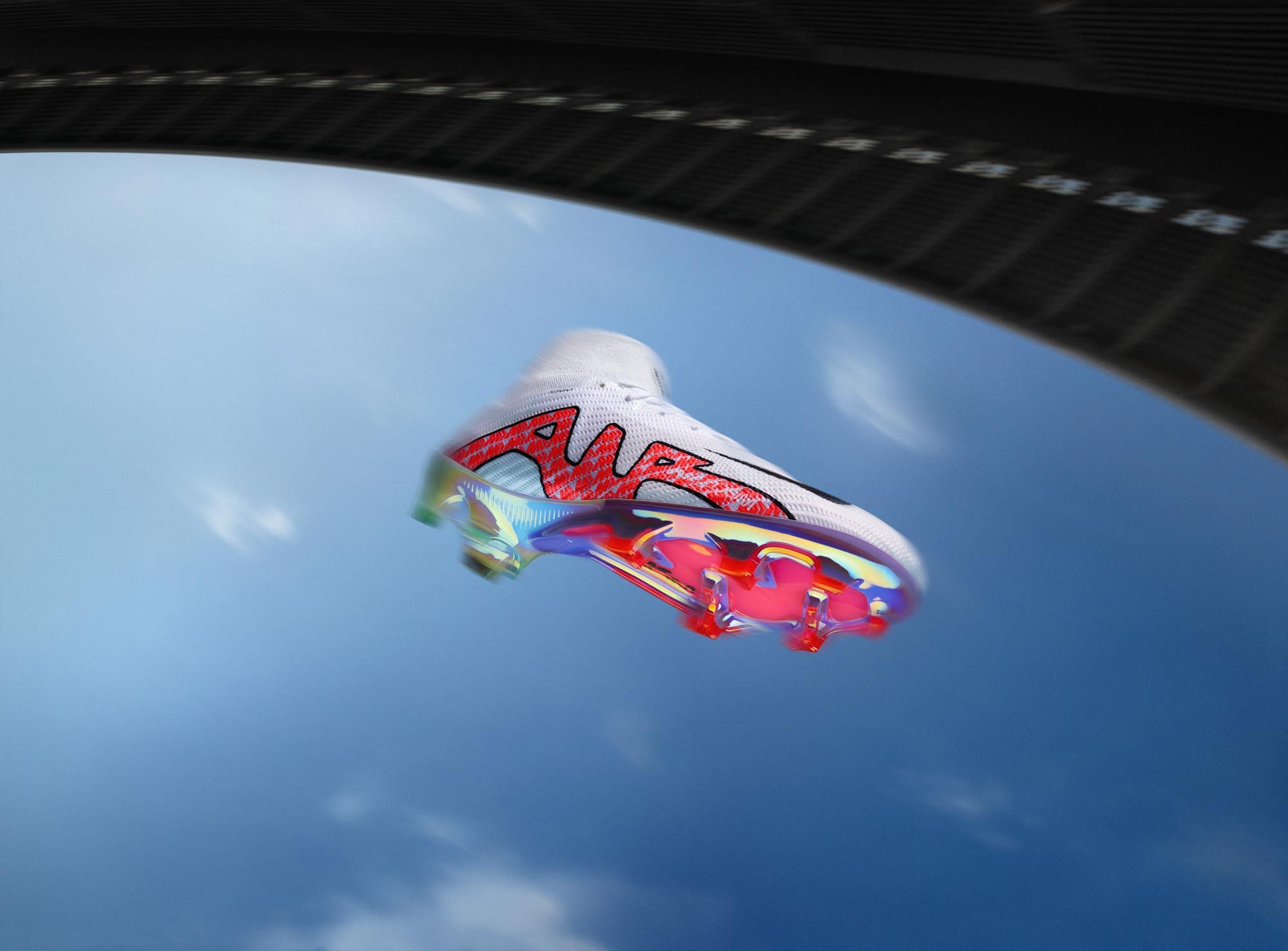 ナイキがマーキュリアルの新作発表、初めてサッカーのために開発された薄型エアを搭載