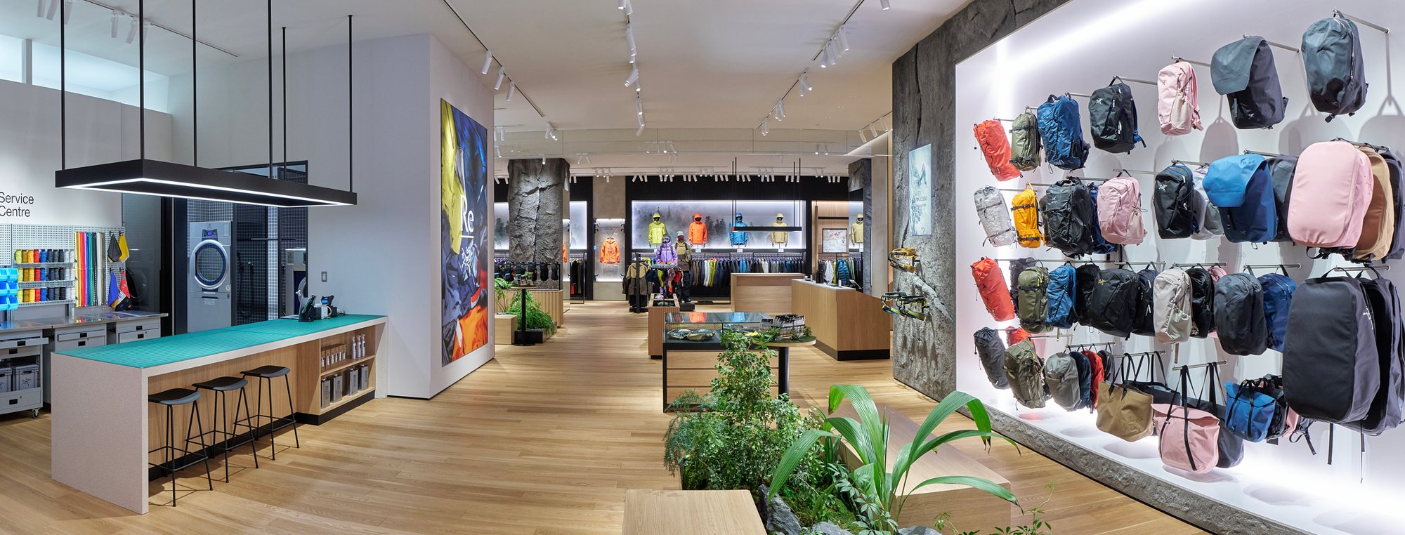 アークテリクス 池袋東武ブランドストアの店内