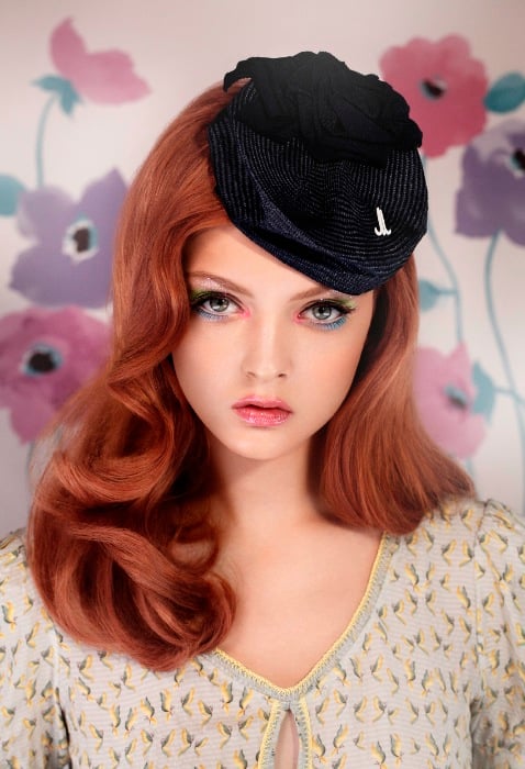 ワールドがコスメに参入 アクアガール コスメティクス