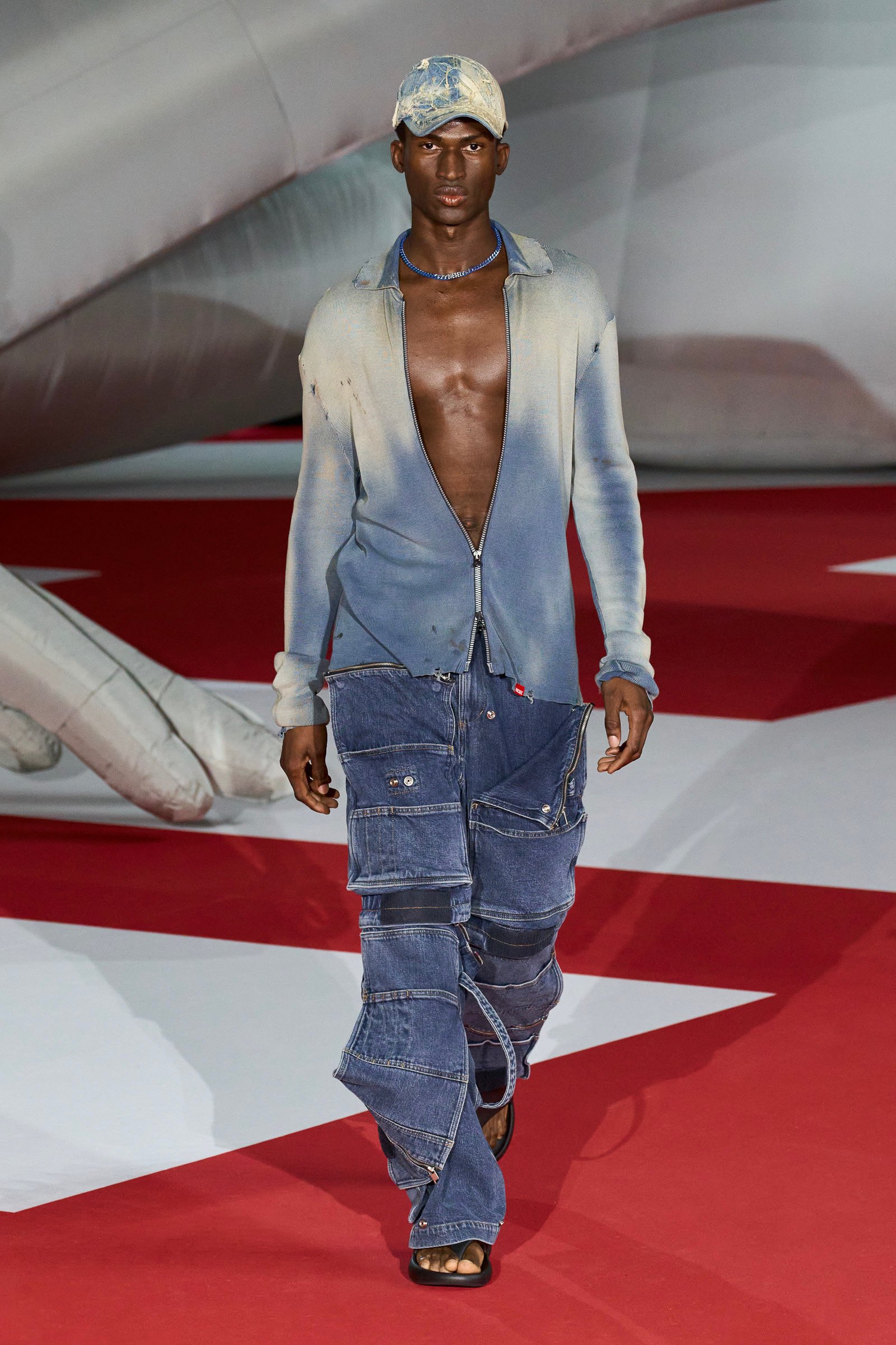 「ディーゼル」とは？——ブランドの歴史から最新コレクションまで DIESELについて