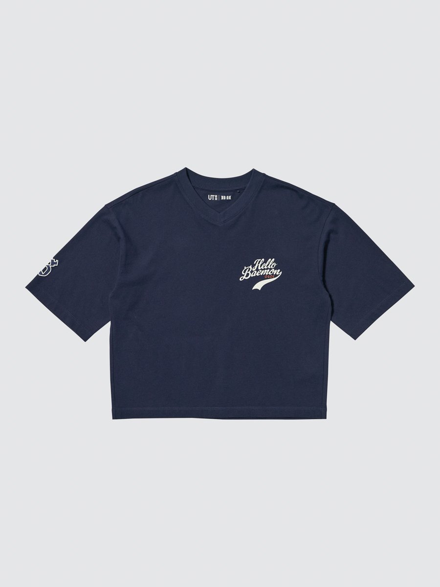 BABYMONSTER 成員穿著 UNIQLO UT 聯名 T 恤團體穿搭示範