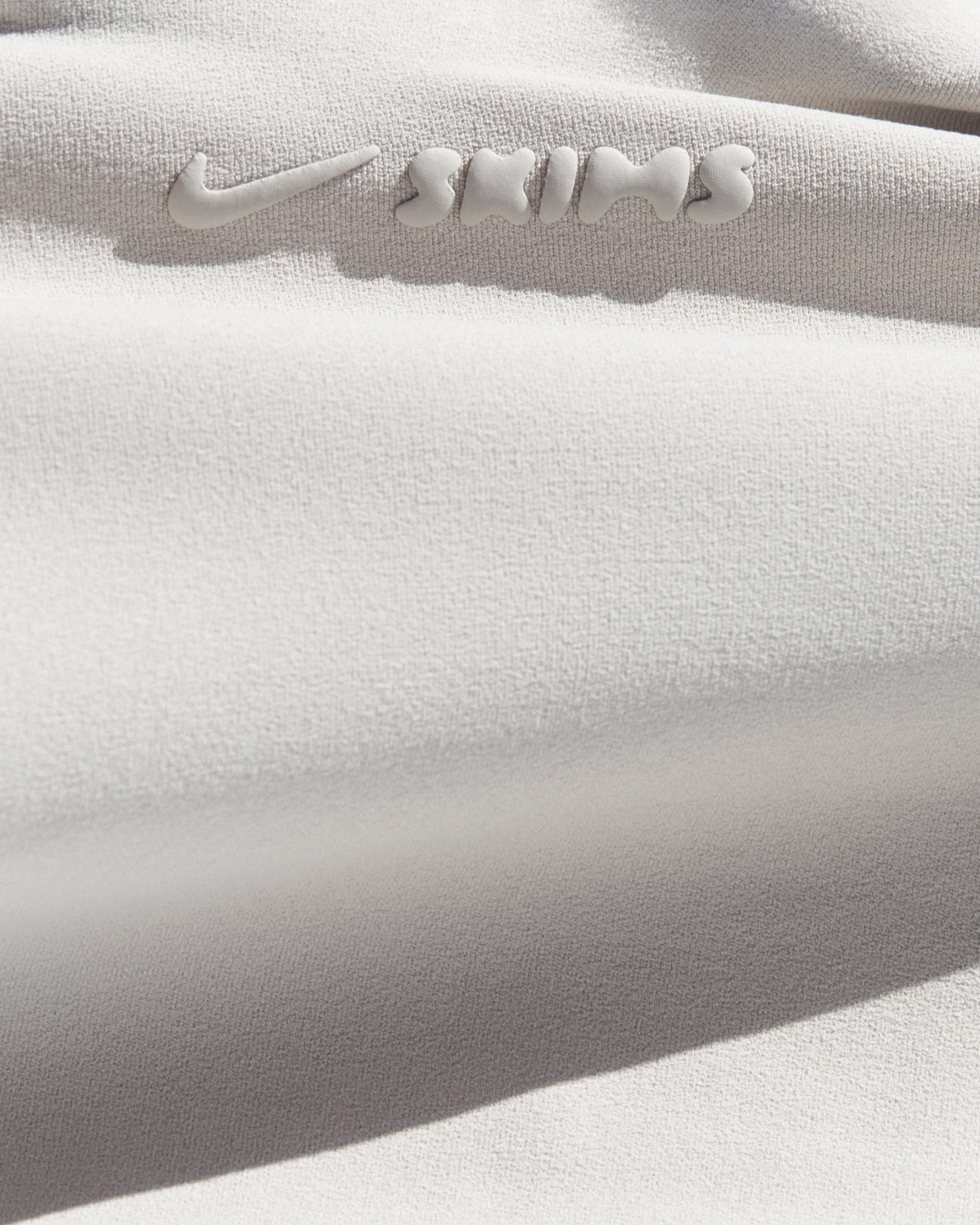 NikeSKIMS Studio Stretch 룩북 이미지 2