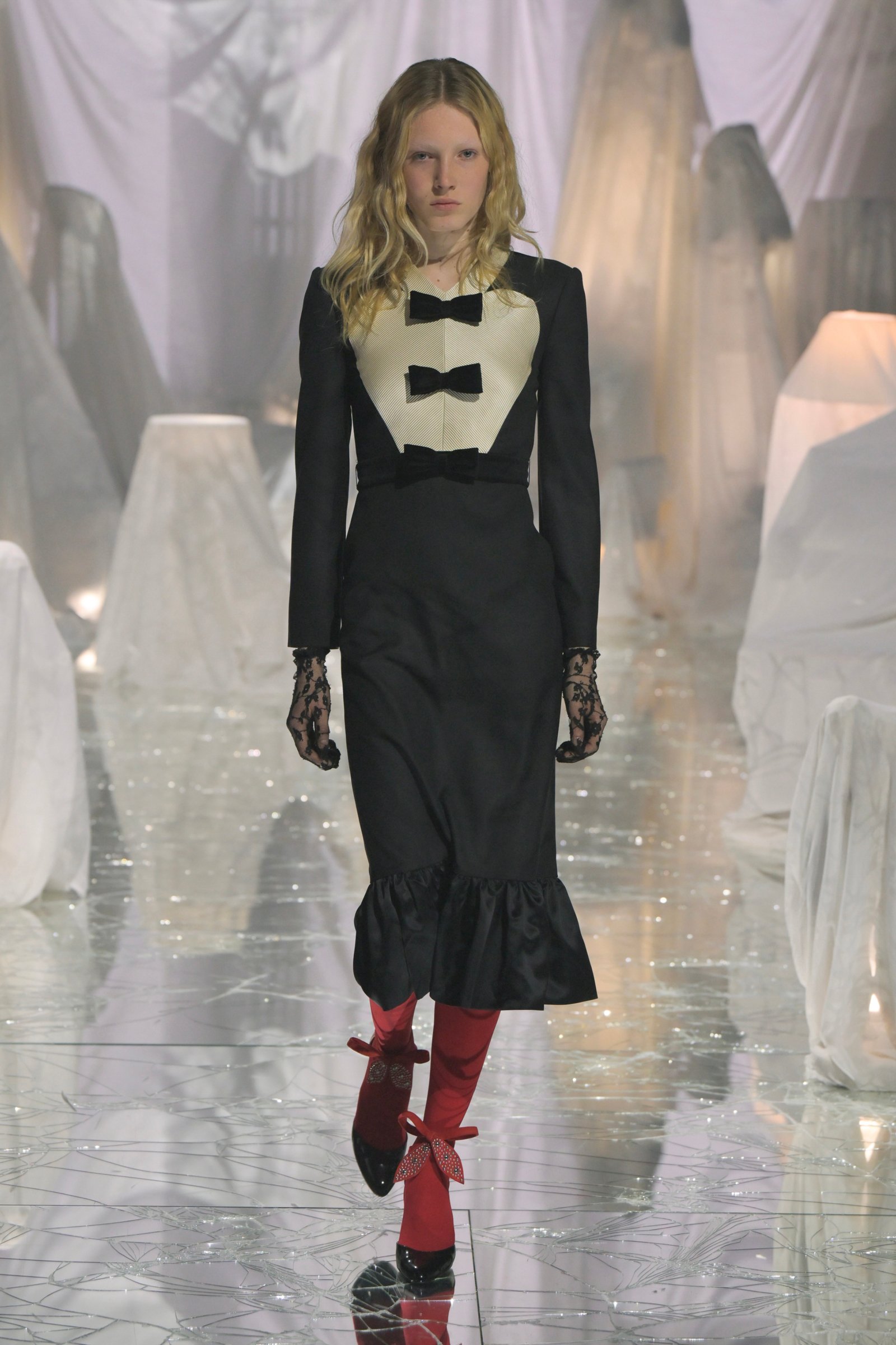 今季の前に、2025SSファッションをチェック。 VALENTINO（肆