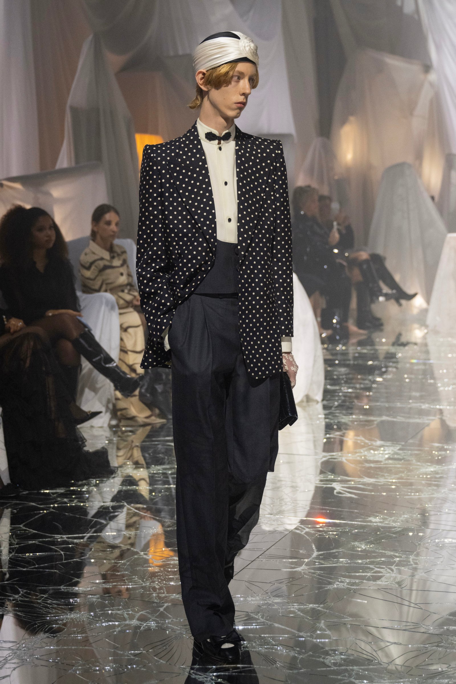 今季の前に、2025SSファッションをチェック。 VALENTINO（肆） - 靴と 