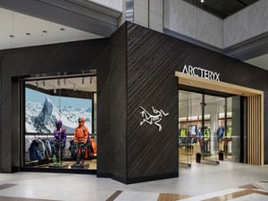 アークテリクスの池袋新店の外観画像