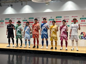 ユニフォーム着用画像