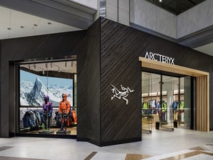 アークテリクスの池袋新店の外観画像