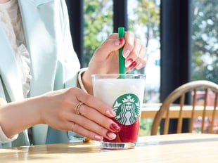 スターバックス オホーラ コラボの画像