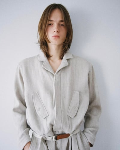 シーオールの洋服を着たモデル