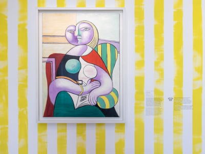 パブロ?ピカソ《読書》1932年、パリ国立ピカソ美術館(パリ国立ピカソ美術館展示風景、2023年)