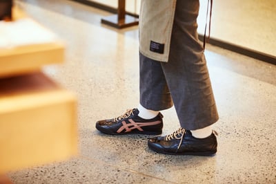 スターバックス コーヒー オニツカタイガー