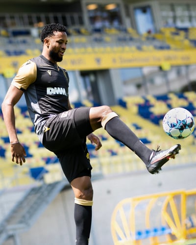 ビームス サッカー ユニフォーム STVV