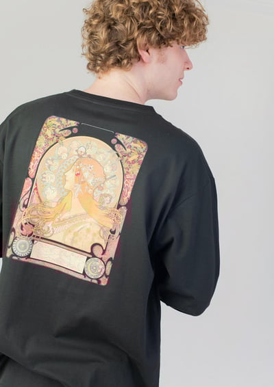 ミュシャ グラニフ