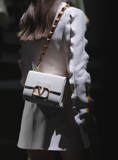 VALENTINO スタッズサイン