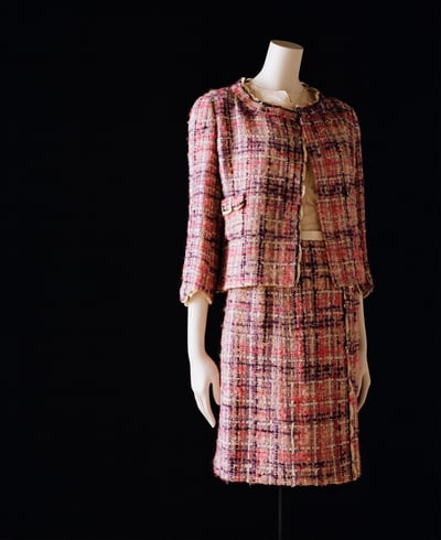 シャネルのテーラードスーツ