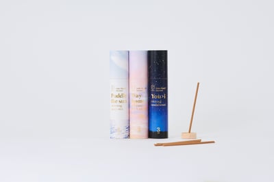 3種のお香の筒状パッケージ