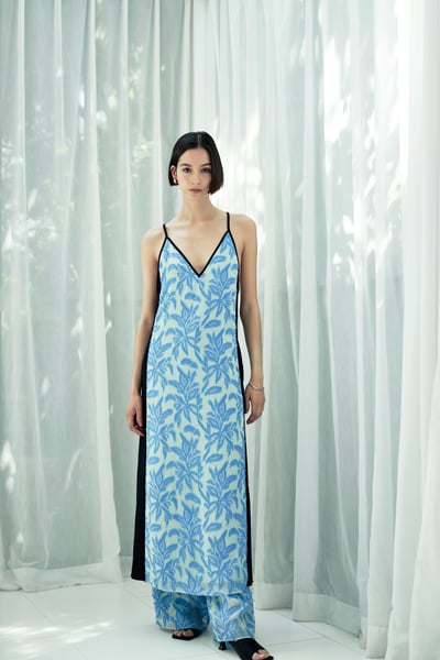 STUDIOUS�ˤ�륨�ܥ˩`�΄eע�����ƥ�