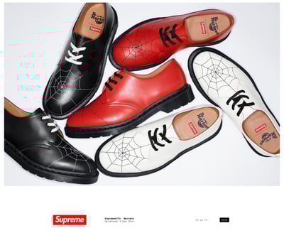 シュプリームとドクターマーチンの3ホールシューズ