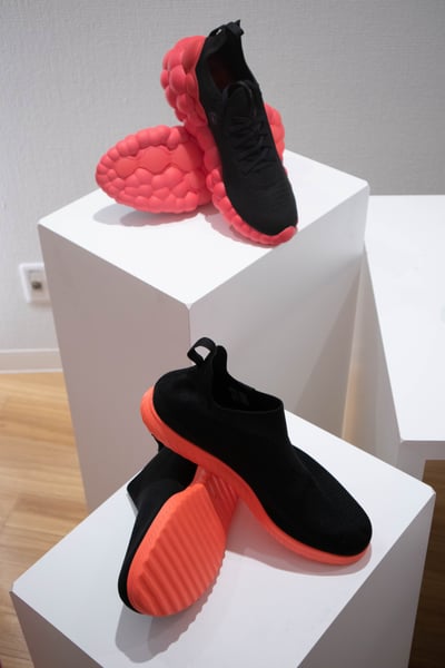 高反発ソール素材を使用したミズノの新作スニーカー