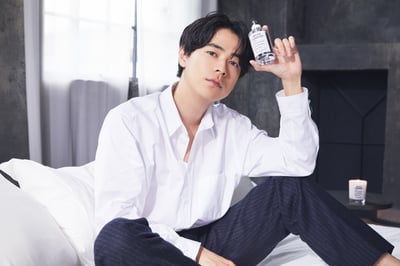 メゾン マルジェラ 「レプリカ」 フレグランスのアンバサダー 成田凌