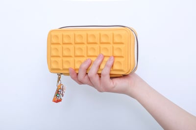 チョコモナカジャンボを再現したポーチ