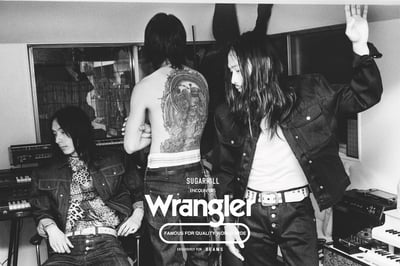 �ө`�ॹ�ȥ��奬�`�ҥ�ȥ�󥰥�`�Υȥ�ץ륳��ܥ�`�����Υ������奢��